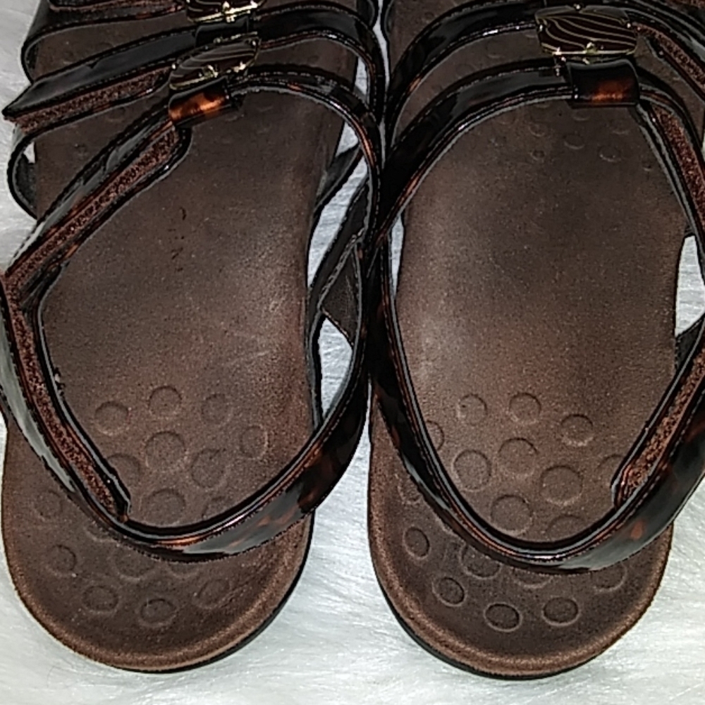 Vionic Amber Tortoise Sandals - Picture 4 of 8